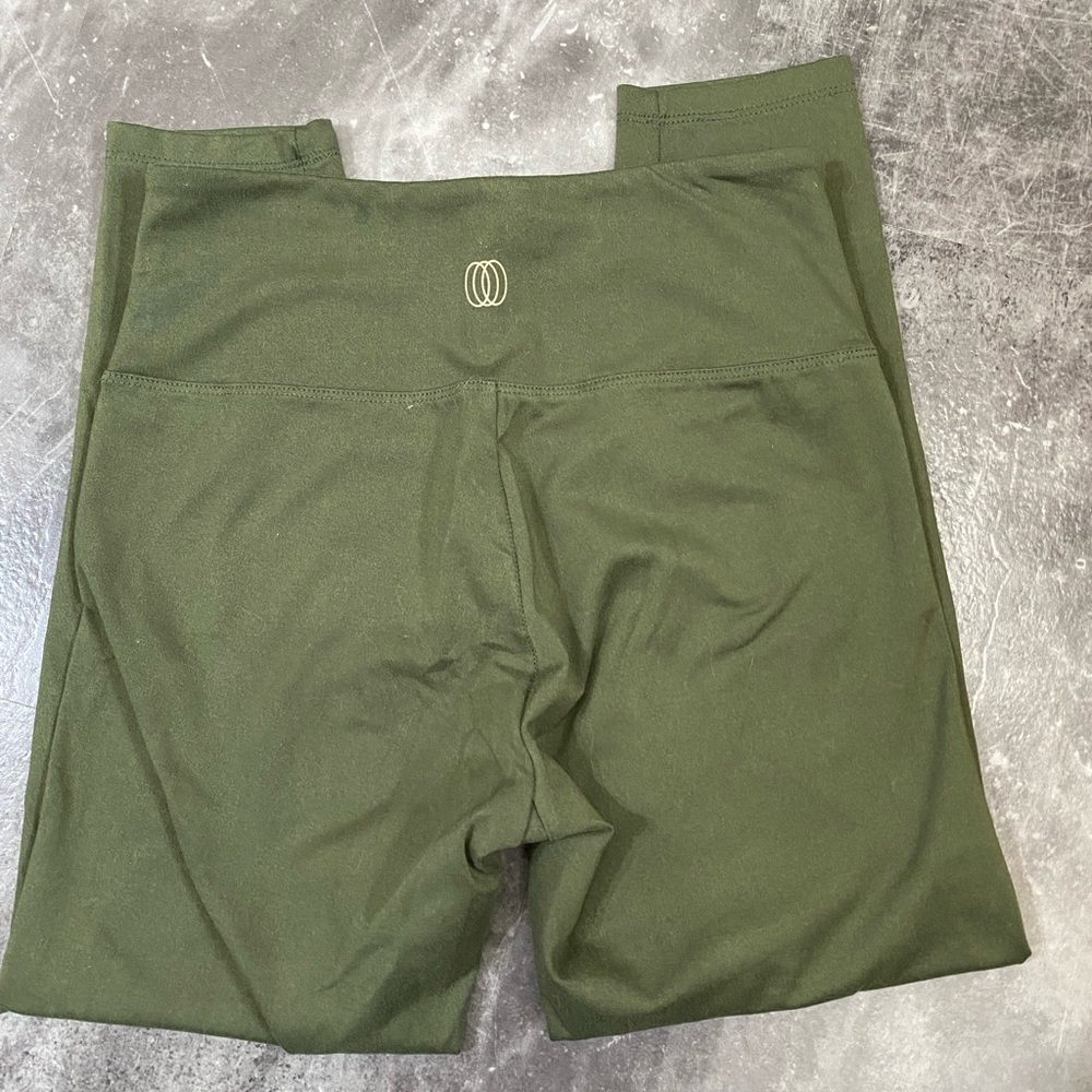 Balance Collection capri leggings